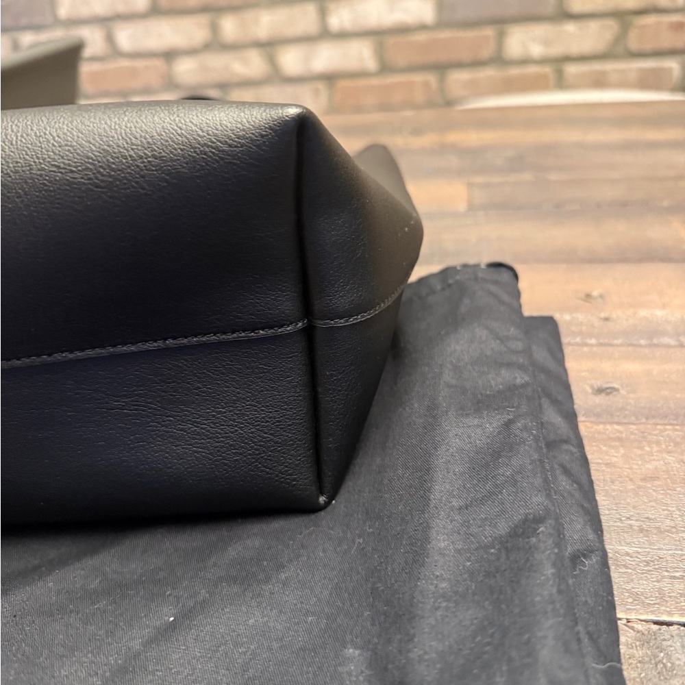 Saint Laurent YSL Black Tote Bag - Picture 3 of 7